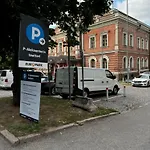 דירה 1br Demure Design & Urban Living In Kamppi
