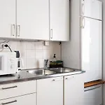 דירה 1br Demure Design & Urban Living In Kamppi