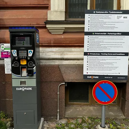 1br Demure Design Urban Living Space 아파트