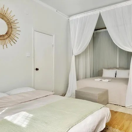 Appartement 1br Demure Design Urban Living Space