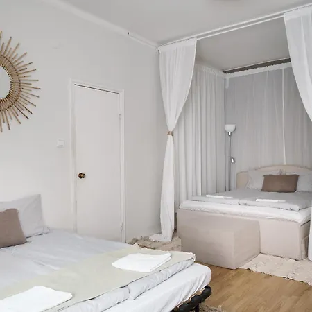 1br Demure Design & Urban Living In Kamppi شقة