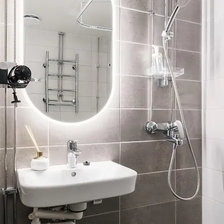 Apartment 1br Demure Design & Urban Living In Kamppi *