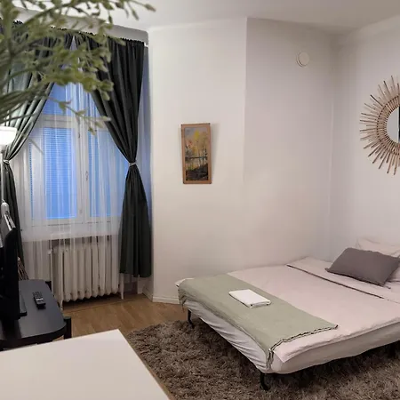 1br Demure Design & Urban Living In Kamppi
