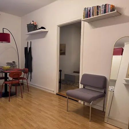 Апартаменты 1br Demure Design & Urban Living In Kamppi Хельсинки