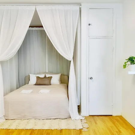 Апартаменты 1br Demure Design & Urban Living In Kamppi *