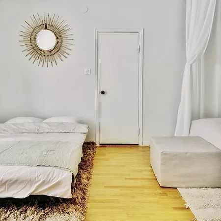 Апартаменты 1br Demure Design & Urban Living In Kamppi *