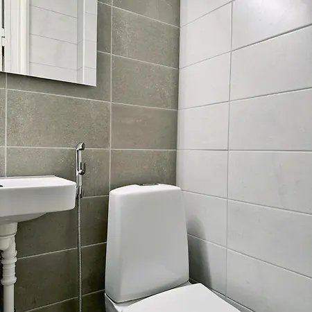 Апартаменты 1br Demure Design & Urban Living In Kamppi