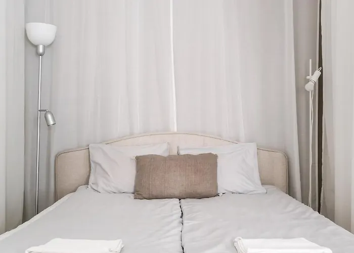 1br Demure Design & Urban Living In Kamppi *